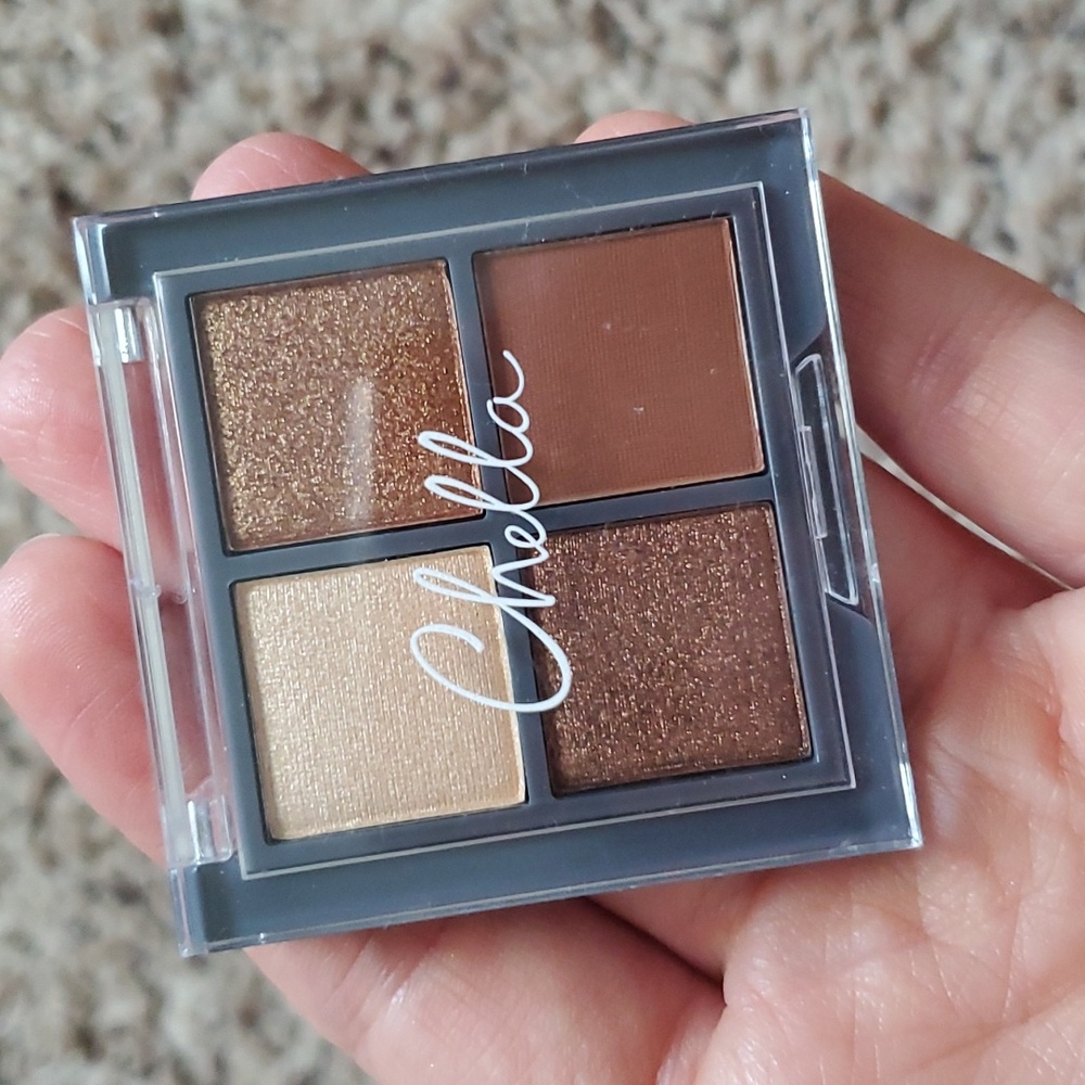 New mininbronze eyeshadow palette